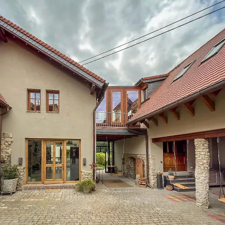 Stilvolle Landhausidylle Mit Garten & Sauna *